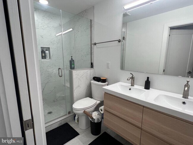 Building Photo - 1431 N 28th St