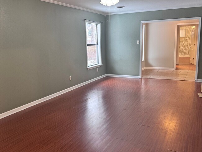 Building Photo - 3000 Springhill Rd