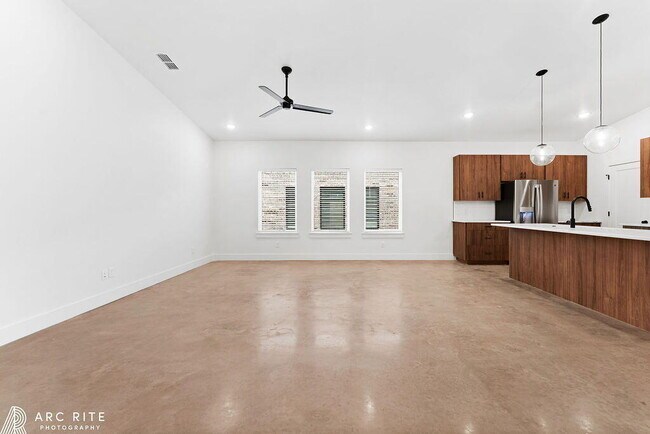 Building Photo - 4529 22nd Pl