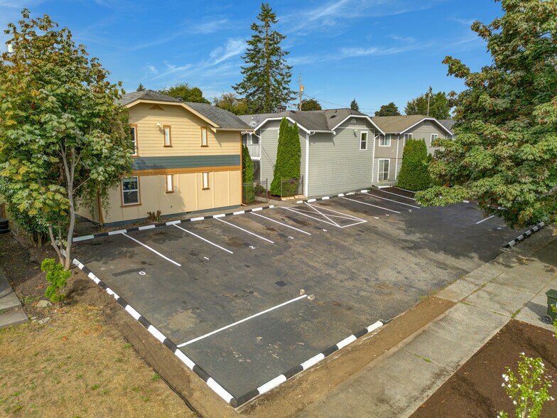 Building Photo - 2412 S I St