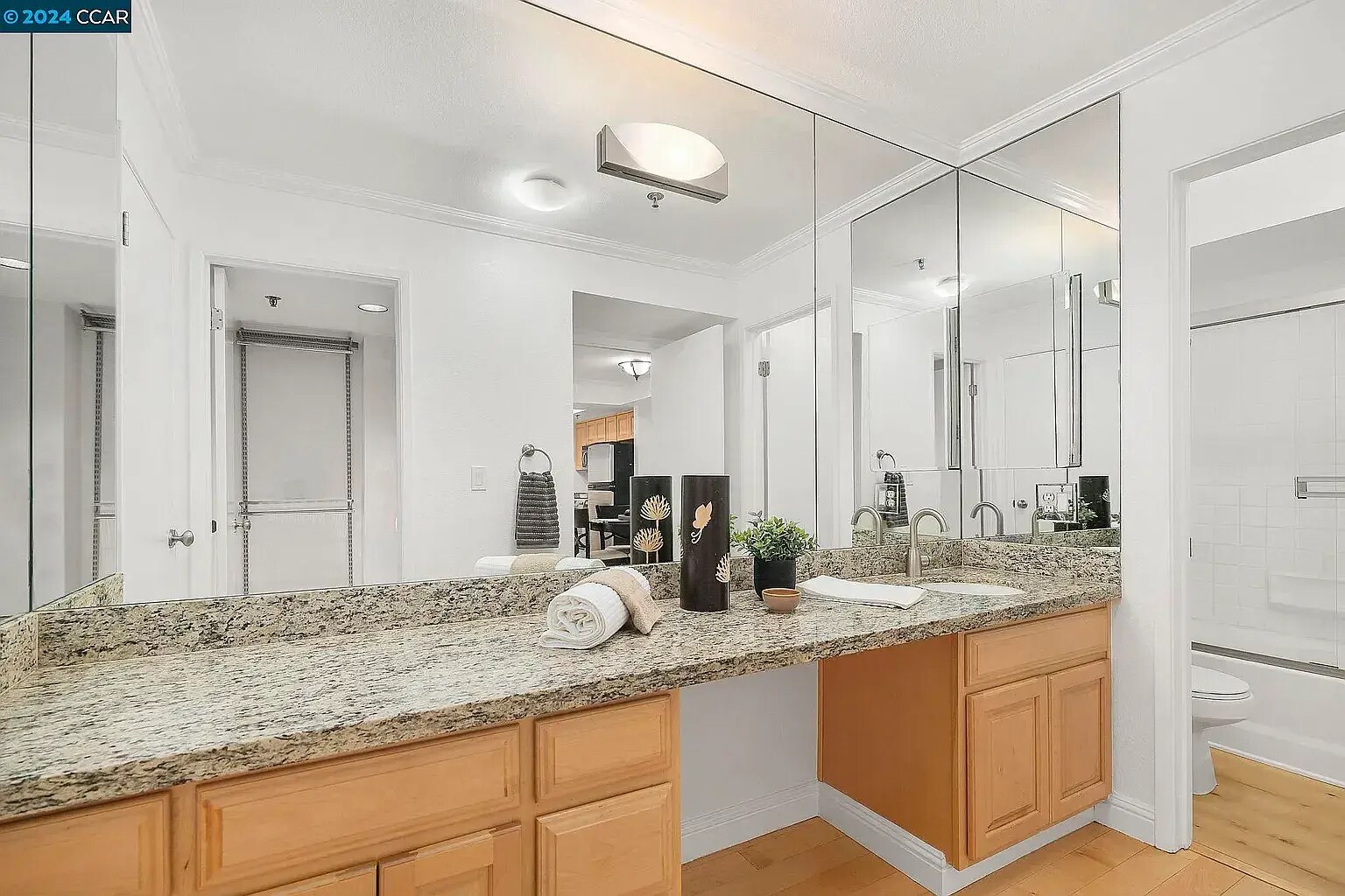 Building Photo - 2530 Oak Rd