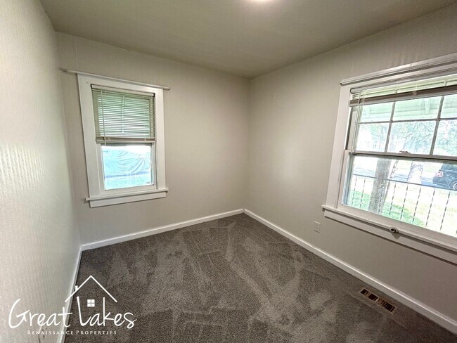 Building Photo - 24601 Tallman Ave