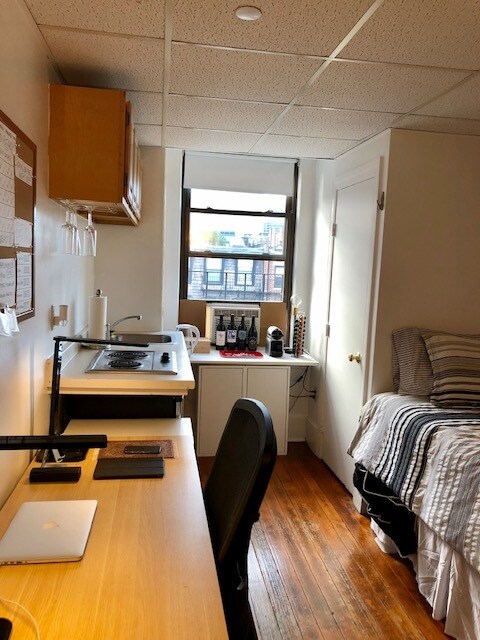 Building Photo - 415 Beacon St