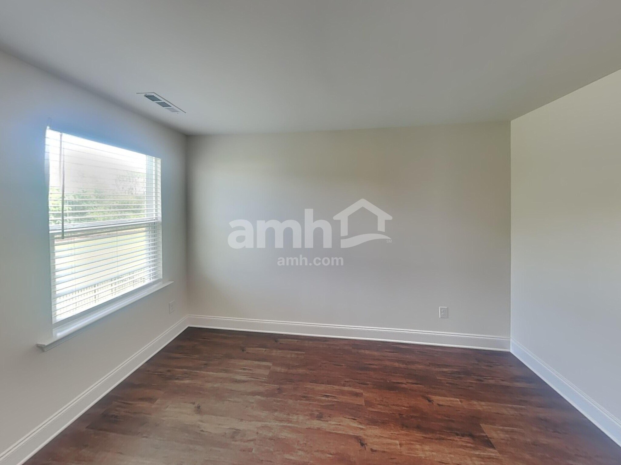Building Photo - 5212 Valor Dr
