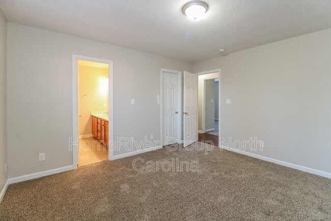 Building Photo - 7103 Thornaby Dr