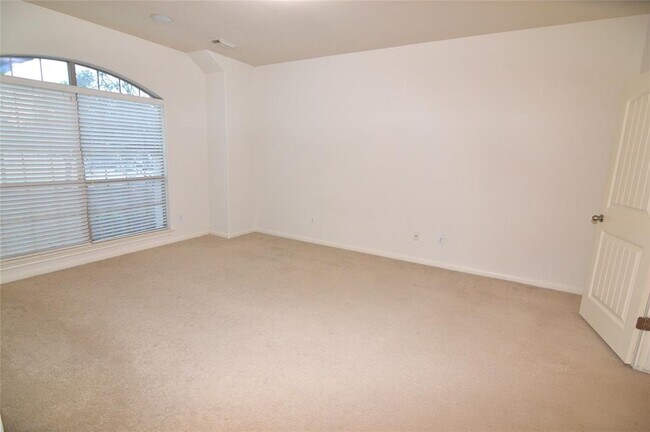 Building Photo - 11400 W Parmer Ln