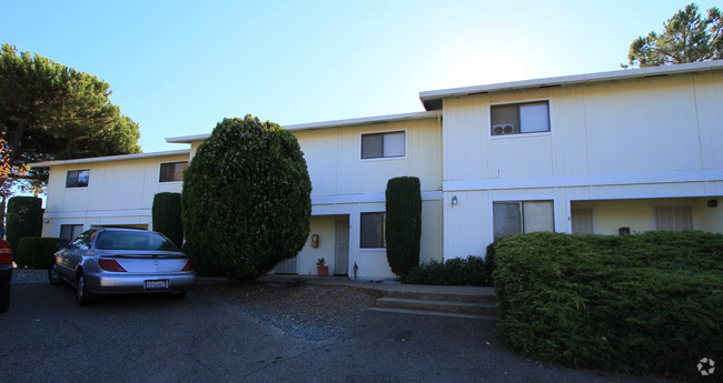 Building Photo - Cambridge Apartments