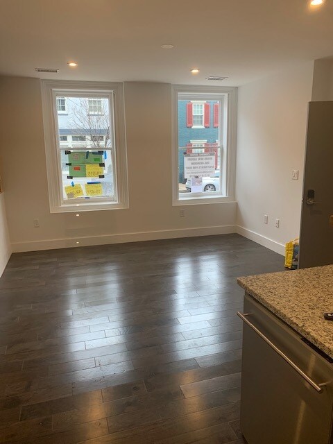 Building Photo - 126 S Market St