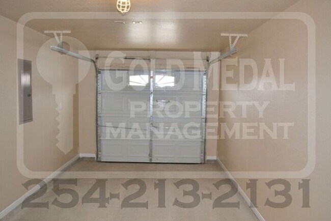 Building Photo - 1104 Grace Point Dr