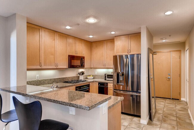 Building Photo - Gorgeous Condo Located on Cortez Hill in Downtown!