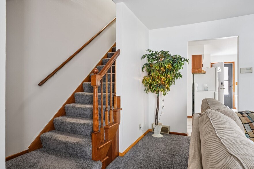 Building Photo - 10785 W Appleton Ave