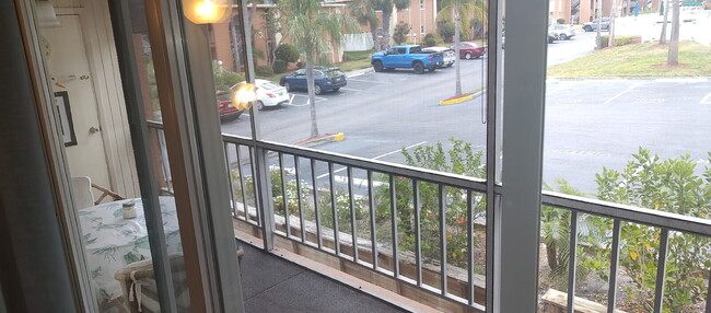 Building Photo - "Charming 2-Bed, 2-Bath Condo in Largo wit...