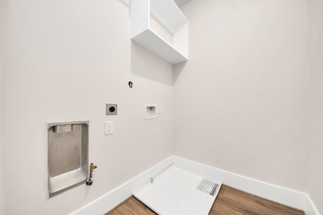 Building Photo - 783 Mansfield St