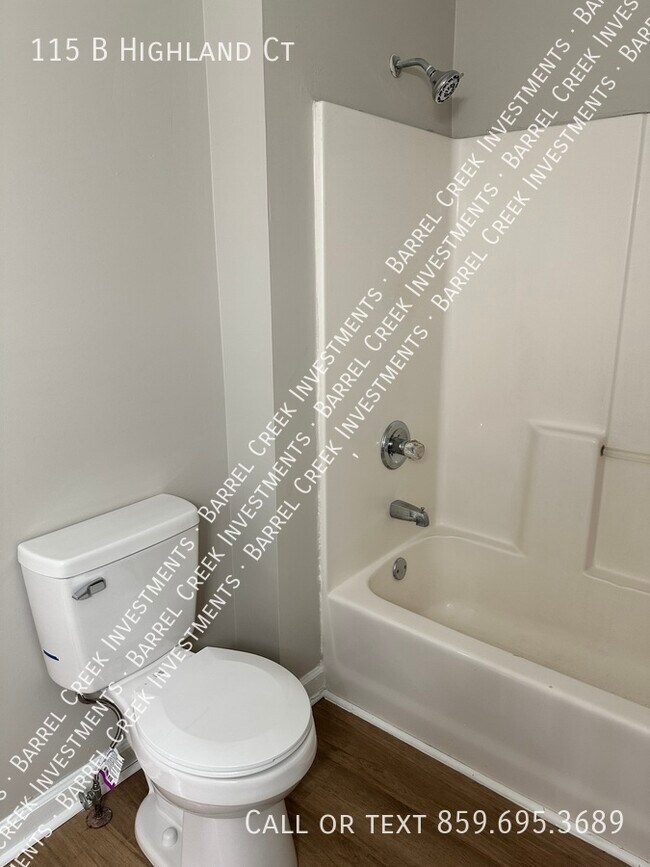 Building Photo - 2-Bed 1-Bath Townhome + Garage