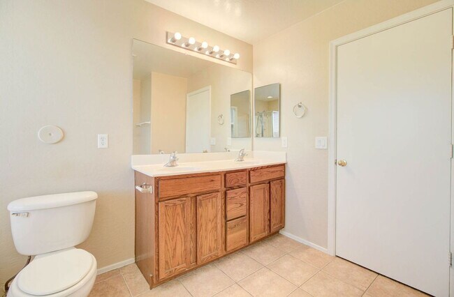 Building Photo - 17762 W Hearn Rd