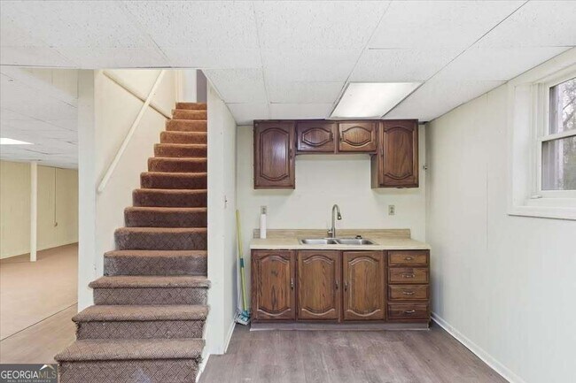 Building Photo - 8435 E Campbellton St