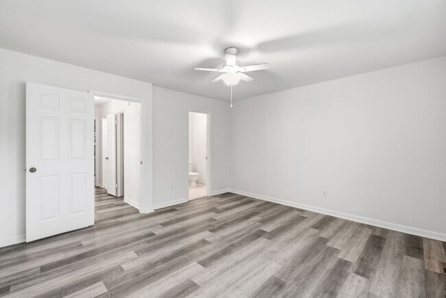 Building Photo - 541 Colecroft Ct