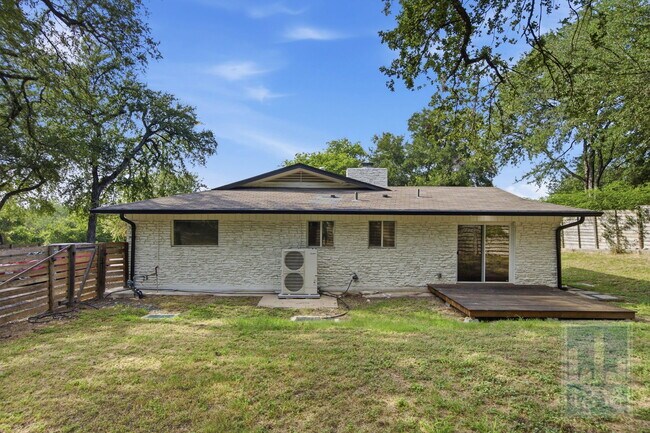Building Photo - 2703 Burleson Rd
