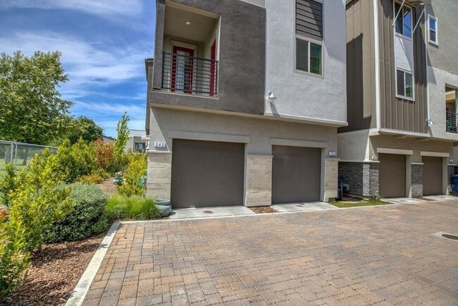 Building Photo - Modern Living at The MIll Gorgeous 2bed/2....