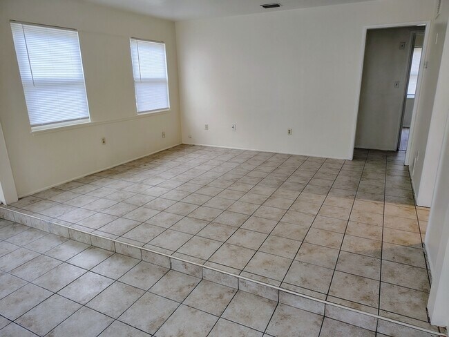 Building Photo - 4609 18th Ave S