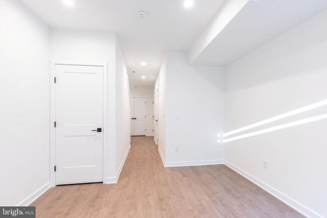 Building Photo - 1509 S Bambrey St