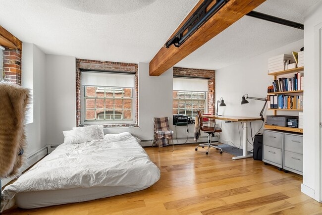 Building Photo - 240 Jackson St