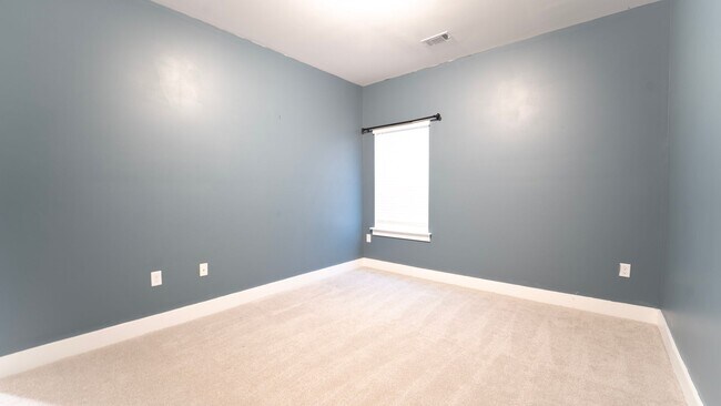 Building Photo - Stunning Like-New 4-Bedroom Home Just Minutes from Fort Stewart