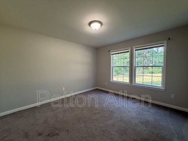 Building Photo - 18 Meadowview Terrace
