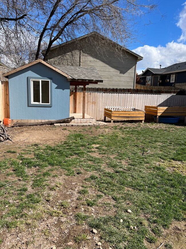 Building Photo - Coming soon! 3 bed single family home on a court