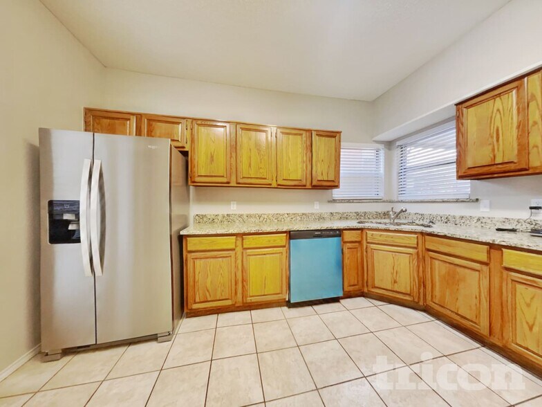 Building Photo - 1205 Laurel Ln