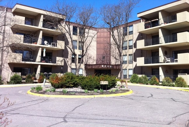 Building Photo - 6650-6730 Vernon Ave S