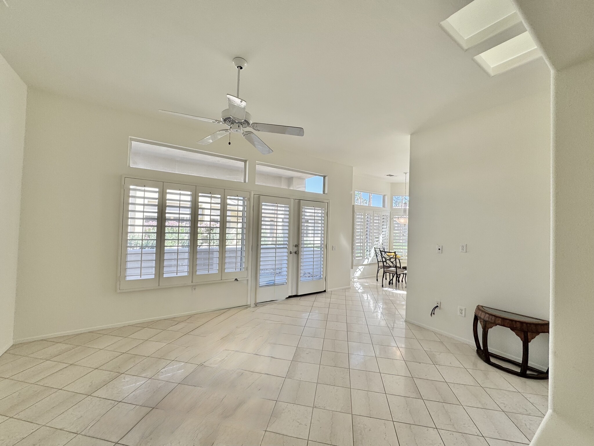 Family room to patio - 78278 Desert Willow Dr