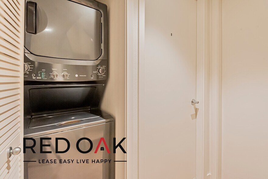 Building Photo - 11649 Mayfield Ave