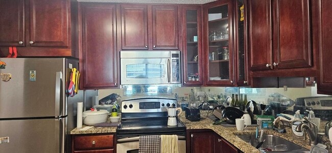 Building Photo - 33 W Delaware Pl