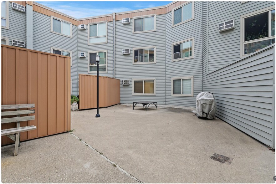 Building Photo - 3540 Hennepin Ave