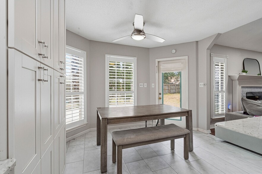 Building Photo - 2187 Calle De Castelar