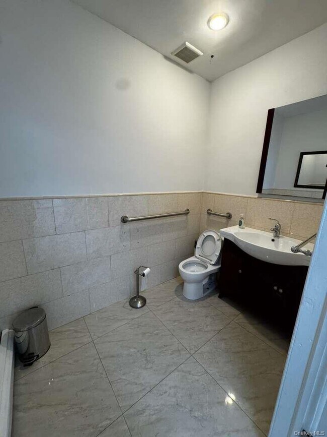 Building Photo - 18-44 College Point Blvd