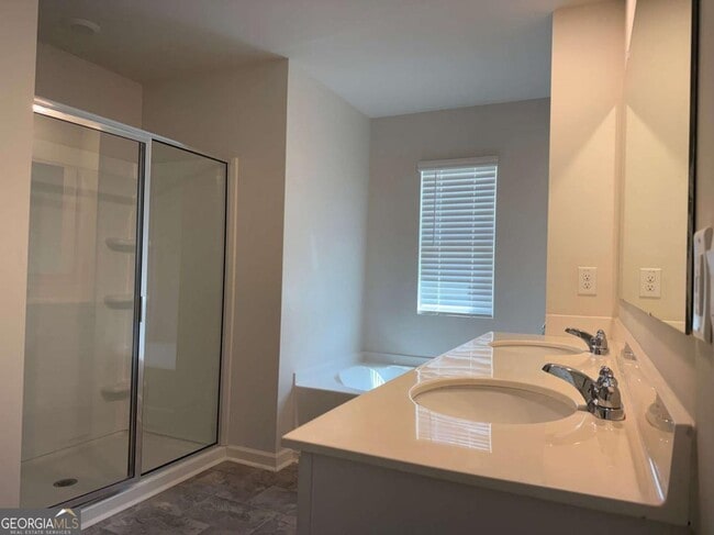 Building Photo - 1316 Villa Crest Dr