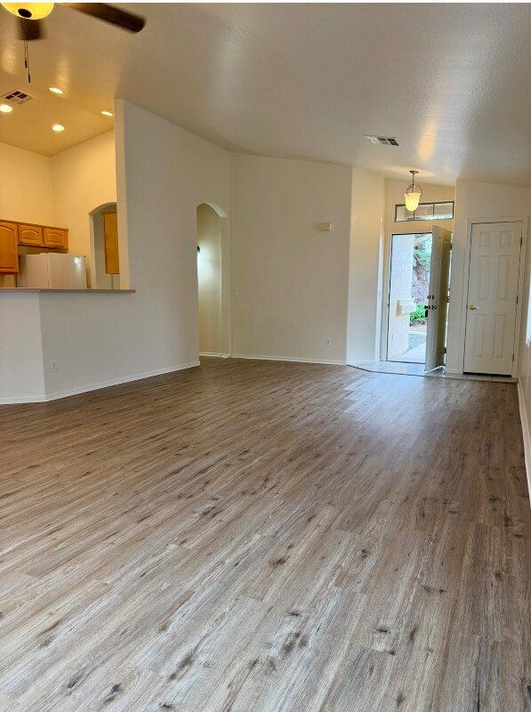 Building Photo - 7451 E Mountain Dr