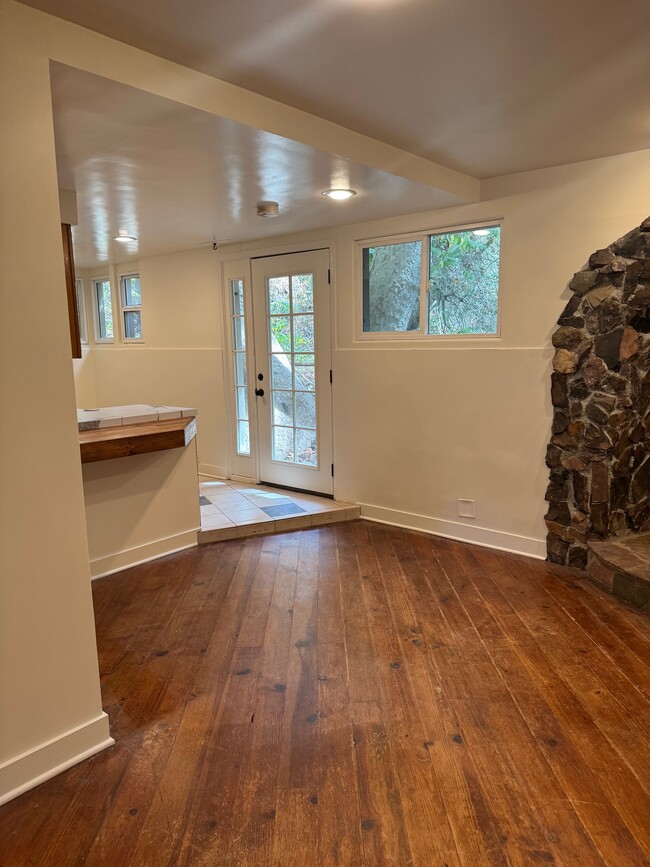 Building Photo - 1440 Old Topanga Canyon Rd
