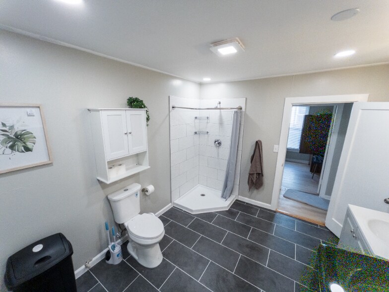 Building Photo - 1010 California Ave