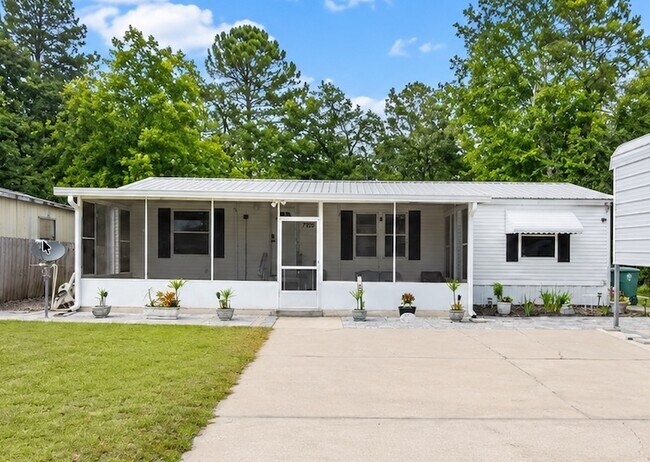 Building Photo - 7703 Erinwood Ct E