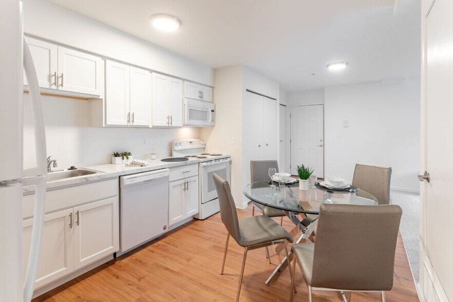 Dearborn View Apartments Inkster, MI 572 Tobin Dr Inkster MI 48141