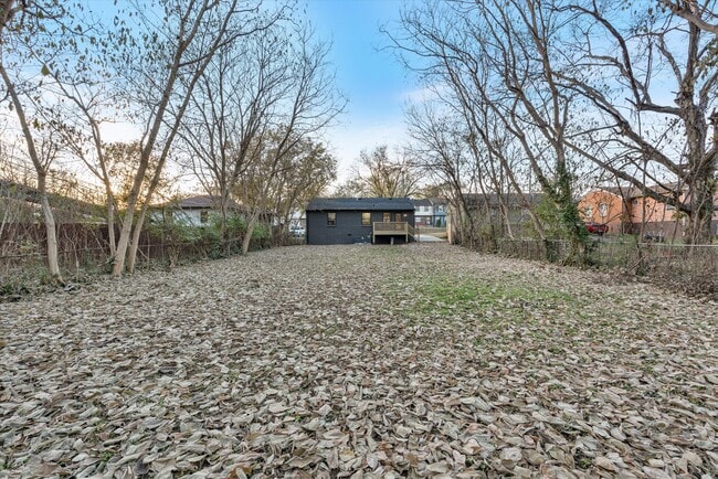 Building Photo - 603 N 5th St