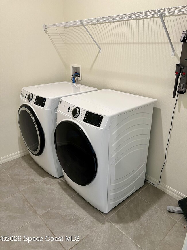 Building Photo - 1525 Criswell Ln SE