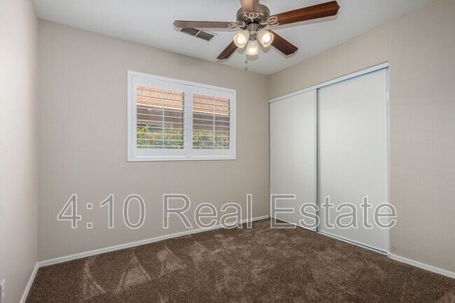 Building Photo - 2085 W Harbour Dr