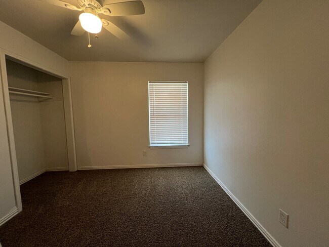Building Photo - 1803 Fernwood St