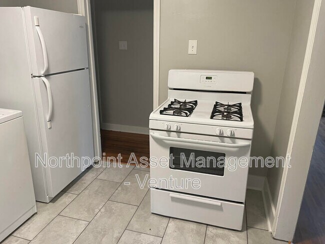 Building Photo - 1026 Linwood Rd