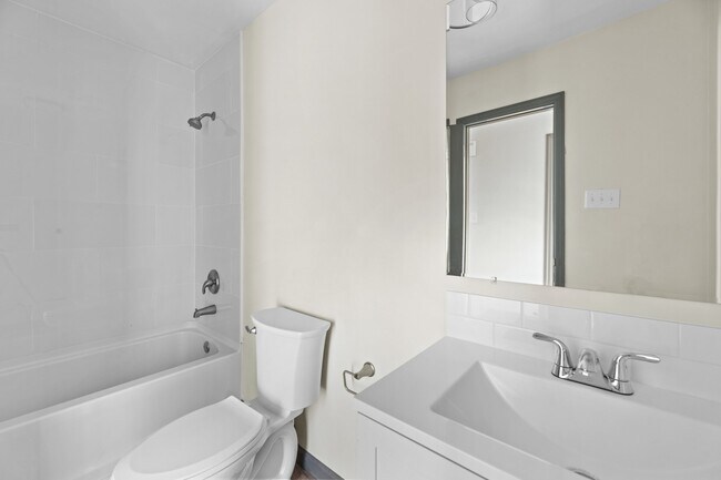 Building Photo - 116 Shepard St