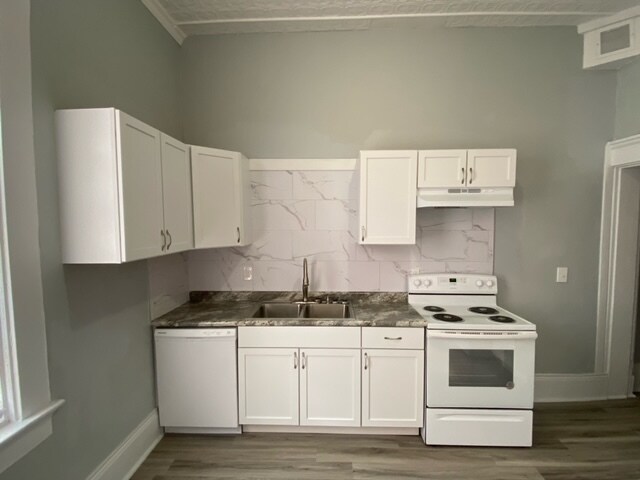 New Cabinets - 1024 Columbia St